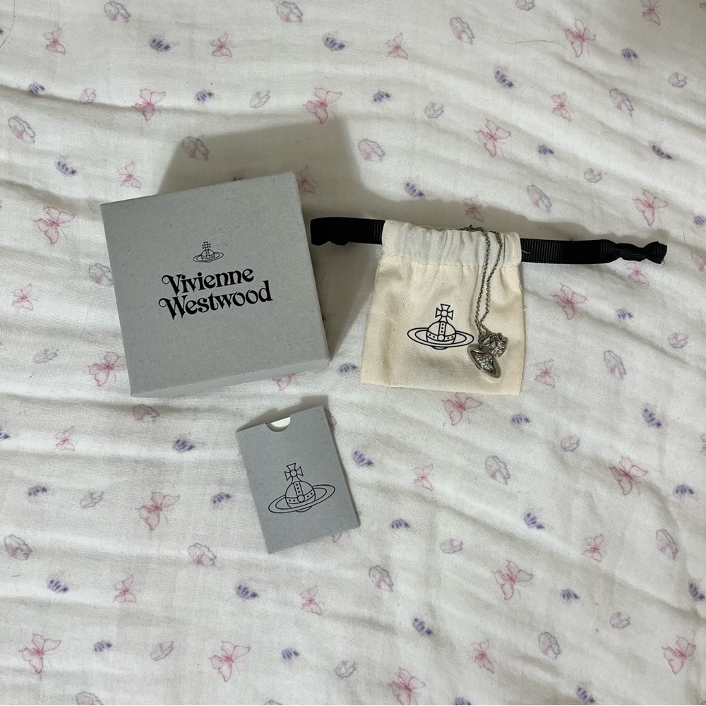 vivienne westwood sorada small bas relief pendant necklace